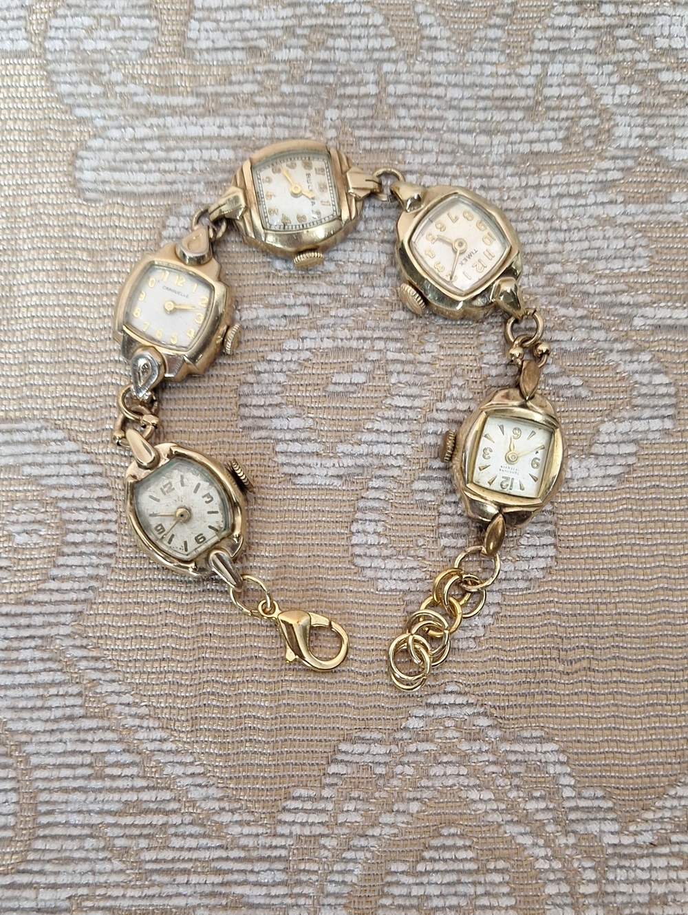 Elegant Gold Women's Bracelet Watch